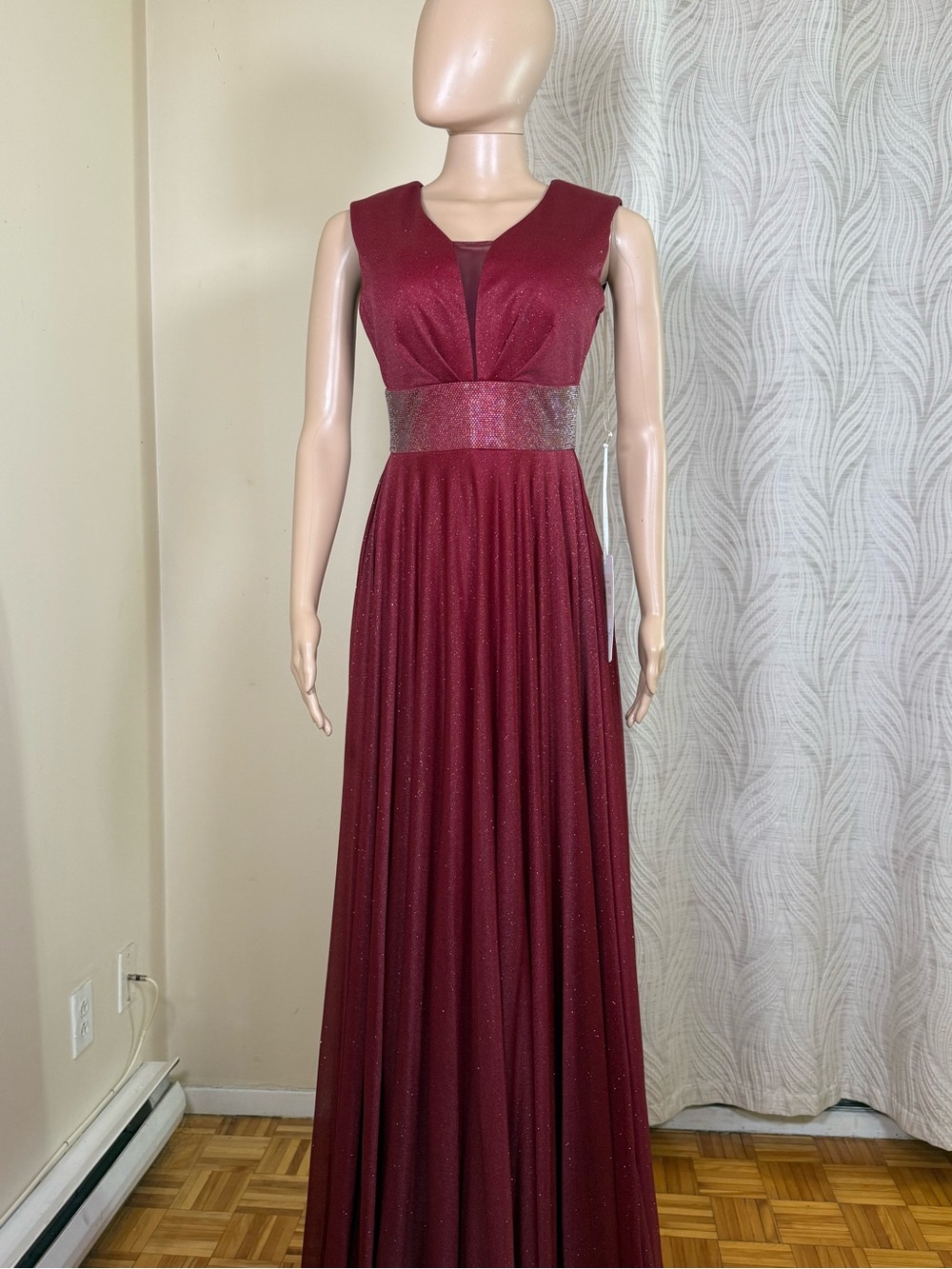 Elegant Women's Burgundy Evening Gown